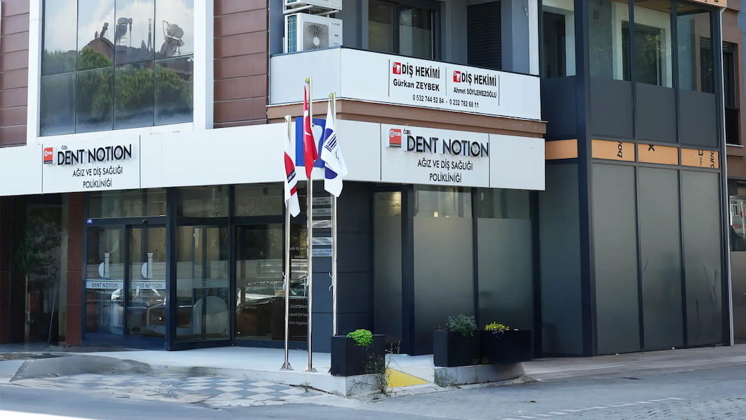 Diş Eti Kanaması: Ne Zaman Endişelenmeli, Ne Zaman Basit Bir Çözümü Var?