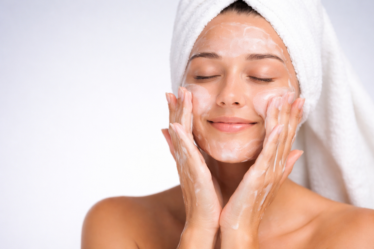 Ciltte Pürüzsüz ve Sağlıklı Görünüm İçin Doğru Bakım Yöntemleri